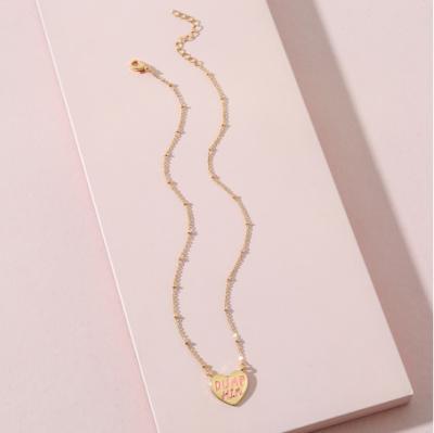 China FASHIONABLE Gold Plated Women Heart Diamond Necklace Pendant Exquisite Clavicle Chain Pendant Necklace For Women for sale