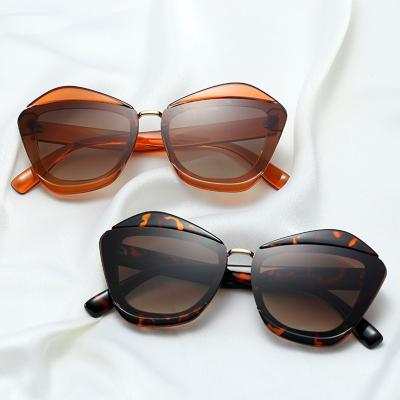 China Fashion Sunglasses 95330 Women Brand Design Vintage Rectangle Sunglasses Sun Glasses For Lady Feminino Sunglasses for sale