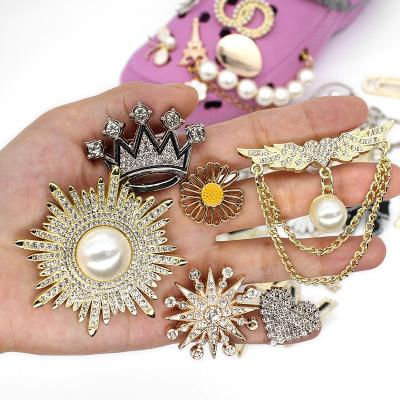 China Shoe Light Metal Fang Charms New Style Shoe Decoration Accessories For Designer Shoe Charms for sale