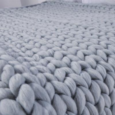 China Chunky Knit Knot Cotton Blanket Handmade Throw Polyester Anti-pilling Tube Filling Home Washable for sale