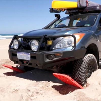 China SCJP01 4WD Off-Road Snow Mud Sand Traction Mat Nylon Traction Boards Rubber Recovery Tracks 4x4 Board for sale