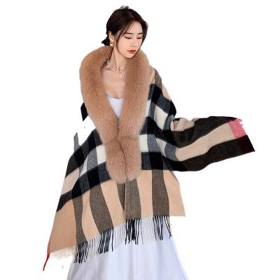 China Plus size cashmere shawl with fox trim women winter wear woolen fur shawls cashmere wool shawl with real fur trim collar ladies fox fur cape silver fox for sale