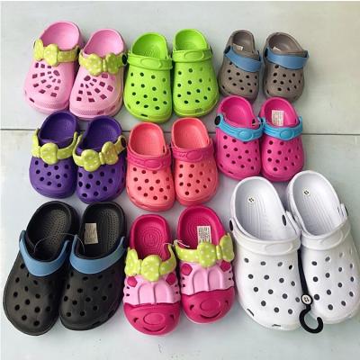 China Factory Printed Overstock Cheap Wholesale Summer Garden Slippers Hole Kids Shoes Cool Slippers G103 04 for sale