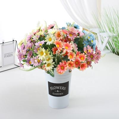 China 2023 eco-friendly hot sale manufactures artificial silk flower wholesale plastic small daisies flower garden outdoor home wedding decoration for sale