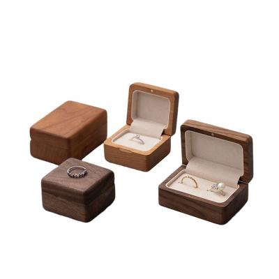 China High Quality Eco-Friendly Luxury Box Jewelry Box Factory Vintage CSL Wooden Ring Box Luxury Classic Elegant Walnut For Wedding for sale