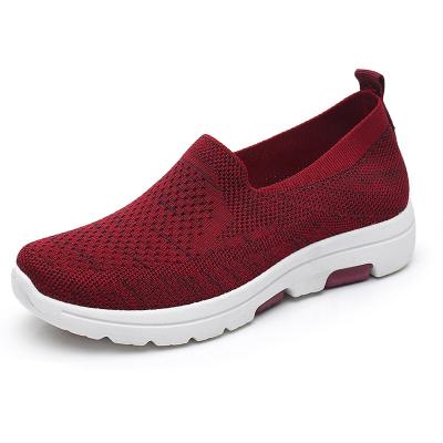 China New Autumn Women's lightweight fabric shoes women's sports Korean style flying woven casual shoes for sale