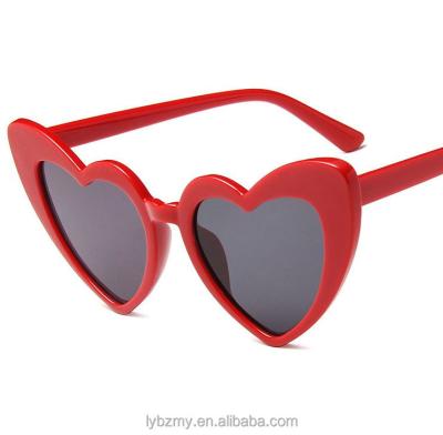 China Fashion Sunglasses Shape Peach Heart Love Sunglasses Metal Hinge Big Frame Personalized Glasses for sale