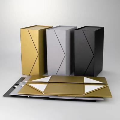 China Customized Recyclable Magnetic Foldable Folding Paper Cardboard Gift Cosmetics Clothing Packaging Boxes for sale