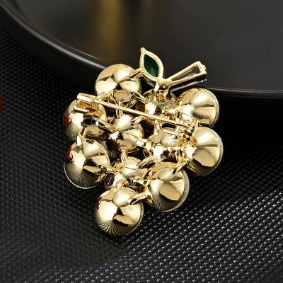 China Retro and modern Sweet little grape brooch Women high grade Zirconium elegant classic personality corsage crystal brooch for sale