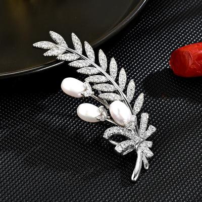 China Retro and modern Bright Pearl Wheathead brooch design temperament high grade brooch for sale