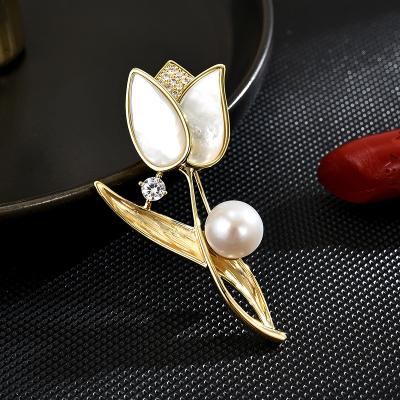 China Retro and modern 2024 New elegant brooch high grade female flower corsage small design sense pin jewelry for sale