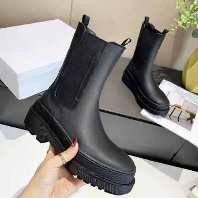 China Famous Designer Waterproof Shoes Brands Chelsea Boots Woman Winter 2021 Over Black Ankle Booties Booties Heel Flat Lady Leather Shoes for sale