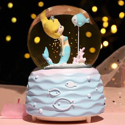 China Durable Romantic Craft Birthday Gifts Mermaid Iraq Souvenir Snow Globe Led Snow Globe Batteries Heart Shape Snow Globe for sale