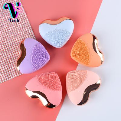 China Facial Cleansing Brush Face Cleaner Beauty DEEP CLEANING Sweep Cleansing Brush 2021 Silicon Electric Facial Massager for sale