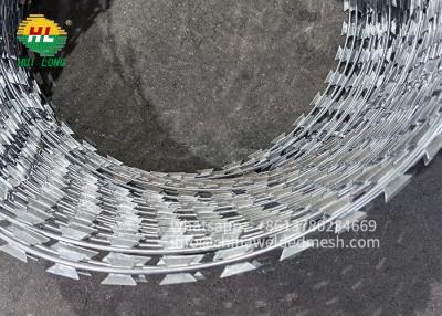 China 900mm Concertina Barbed Wire , BTO 22 Razor Wire Coil galvanized for sale