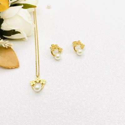 China New HOT Trends Flower Pearl Stud Earring Non-tarnish Necklace 18k Gold Plating Wedding Jewelry Pendant Set for sale