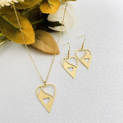 China Romantic Silver Plated 14K Gold Plated Stainless Steel Jewelry Necklace Earrings Heart Love Jewelry Set For Girl Gift for sale