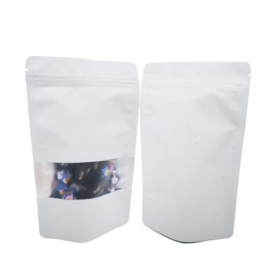 Chine Surface mate blanche réutilisable Stand Up Mylar Bags pour les emballages de stockage alimentaire avec fermeture à glissière et fenêtre réutilisables à vendre