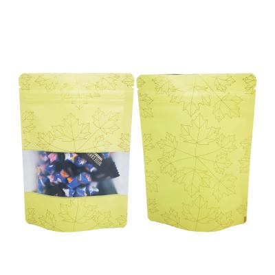 Cina Giallo foglia d'acero design foglio rivestito antiodore Stand Up Zipper sacchetti con finestra trasparente opaca per imballaggi alimentari in vendita