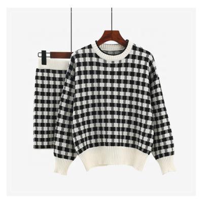 China Long Sleeve Anti-Static Crew Neck Top And Pencil Mini Skirt Plaid Knitted Women 2 Piece Set for sale