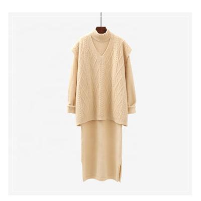 China Anti-Static Women's Turtle Neck Long Sleeve Split Long Shift Dress Set With Cable Knit V-Neckline Vest for sale