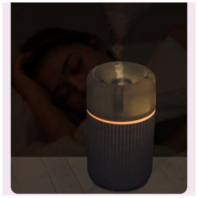 China Best Car Mist Humidifier Quiet Ultrasonic Humidifiers USB Cool Diffuser Mini Diffuser Air Flame Humidifier for sale