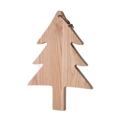 China New Arrival Sustainable Decoration Christmas Tree Shape Wooden Serving Food Cutting Board for sale