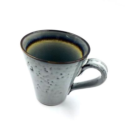 China 14oz Stoneware  Ice Cracked Glaze V-Shape Large Ceramic Coffee Mugs for sale