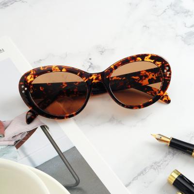 China Authentic designer sunglasses Demi Sunglasses Many Colors Oval shades sunglasses rivet decoration for men and women UV400 protection for sale