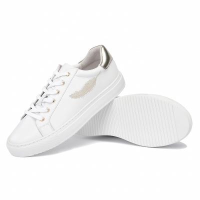 China Cushioning Customized High Quality Low MOQ Low Price Outsoles White Eyelets Whip Women Trainers Ladies Shoes Leather Sneaker for sale