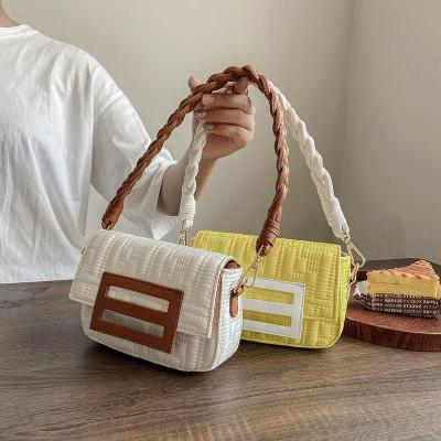 China Daily Used 2021 Square Classic Mini Fin Bag Women Cross - Body Messenger Bag For Woman for sale