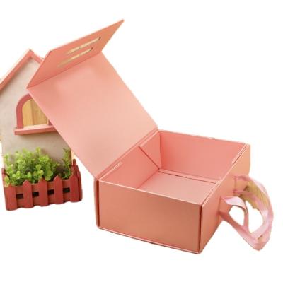 China Recyclable Wholesale Custom Logo Cardboard Paper Shoe/Foldable Clothes/T-shirt Packaging Gift Box With Ribbon Closure for sale