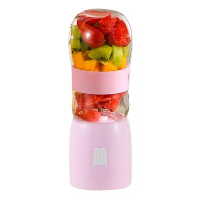 China Car Portable juicer small home electric juicer USB charging mini juicer Multi-functional milk shaker travel power bank for sale