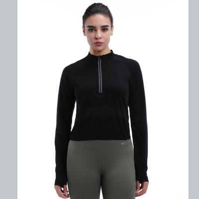 China Quarter Performance Long Sleeve Moisture Wicking Thumbholes Reflective Trim for sale