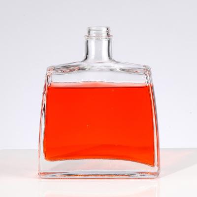 China Glasbasismateriaal 750 ml 700 ml 550 ml Gin Glasfles Rum Brandy Glasfles met deksel Te koop