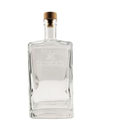 Chine Collier en verre 750ml 500ml 375ml 200ml 100ml Vodka Spirit Gin Rum Bouteille en verre avec liège à vendre