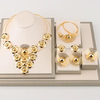 China Fashion High Quality Gift Exquisite Gold Plating Good Quality 18k Gold Jewelry Set, XOXO Jewelry Set For Women for sale