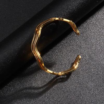 China New Popular Good Quality Gold Plated Bangle Trendy Jewelry Irregular Brass Bangle Charm Bangle Wholesale Bangle Fashion Jewelry for sale