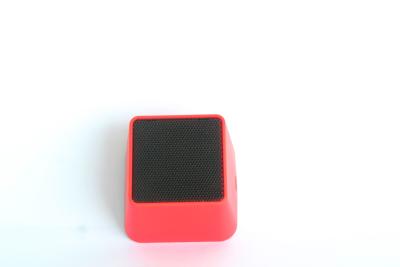 China Beautiful Colorful RGB Light Up Bluetooth Speaker , Cube Mini Bass Speaker for sale