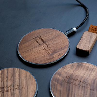 China Hot Selling 15W Wooden Cell Phone Radio Charger Fast Charging Bamboo Phone Charger Christmas Gift for sale