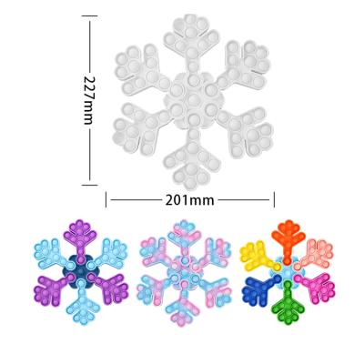 China Relieve stress newest factory outlet fashion Christmas game snowflake hot selling jigsaw snap for snowflake fidgety person toys for sale