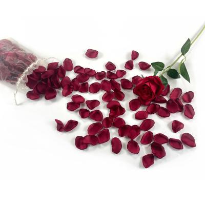 China Environmental Friendly Artificial Silk Rose Petals Set with Rose for Romantic Night, Wedding Decoration, Centerpieces, Party Valentine Decoration for sale