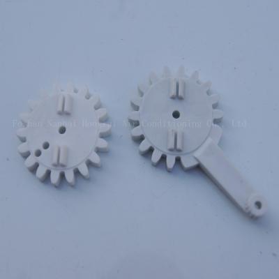 China Round Plastic Gears With Handle For Opposed Blade Fender Plastic Gear for sale