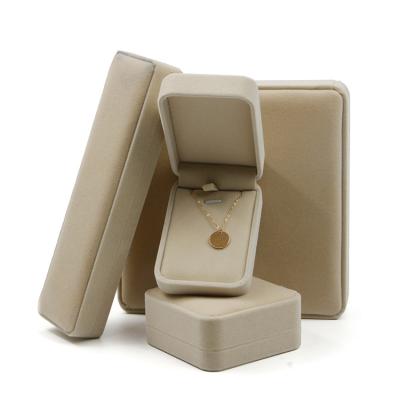 China Romantic Soft Luxury Flannel Ring Box Ring Jewelry Box High Performance Small for sale