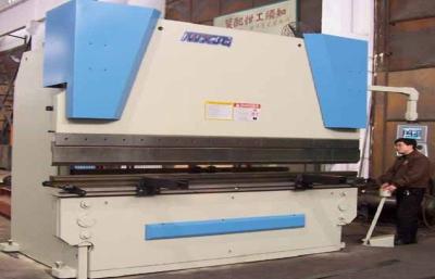 China 6mm V Groove CNC Hydraulic Press Brake Machinery for For Bending Steel Plates 160T / 3200mm for sale