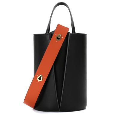 China Two-city leather bucket bag custom around black vegan leather cylinder women bucket tote lady bags fashion handbag for sale