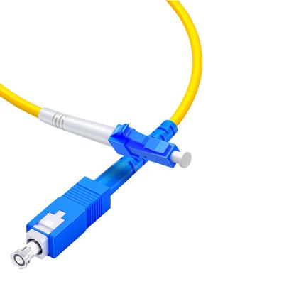 China FTTH FTTB FTTX Network Fiber Optic Armored Patch Cord 9/125 2.0mm lc/upc to sc/upc singlemode simplex fiber optic patch cord for sale