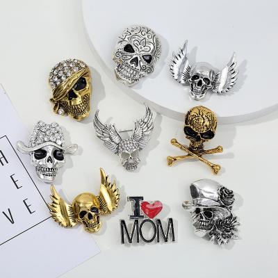 China Popular Wholesale Brooch Pin Wholesale Crystal Breastpins Pearl Factory Cloth Decoration Pin Wholesale Custom Animal Shape Cloth Decoration 2021 for sale