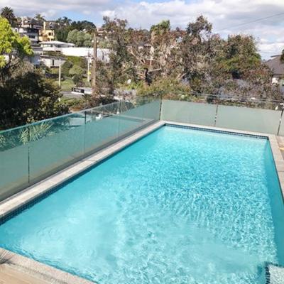 China Modern design super good iron clear frameless glass swimming pool low fencing cost per meter with good price accessories included safety glass for sale