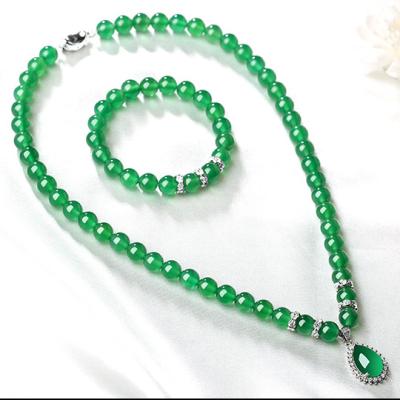 China High Quality Natural Agate Two Piece Necklace Female Jade Green Bracelet Necklace Jewelry Set for sale